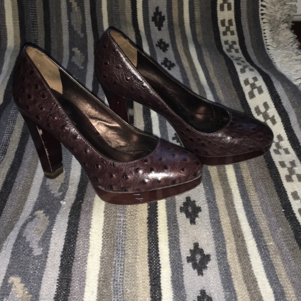 🍀Banana Republic ostrich pumps